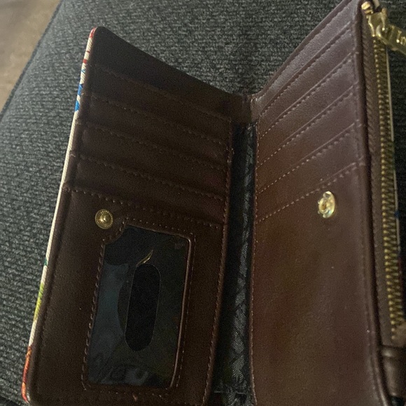 Disney Marvel Captain Marvel Loungefly wallet like new - Picture 3 of 4